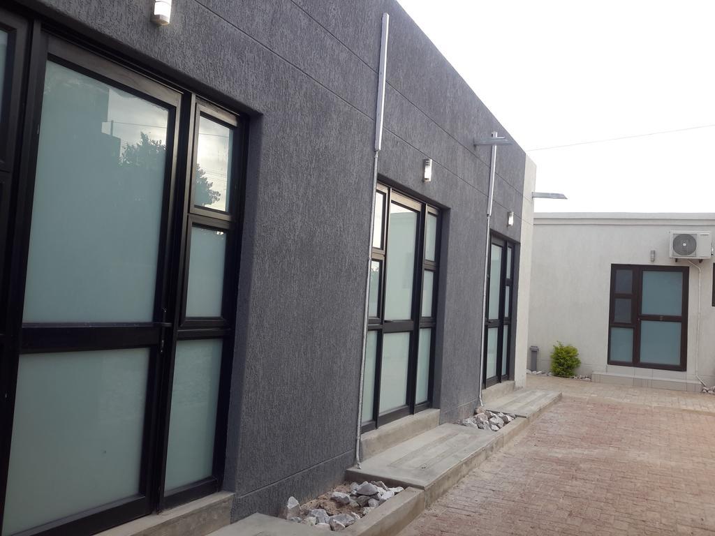 Tsumeb Guesthouse Kamho מראה חיצוני תמונה