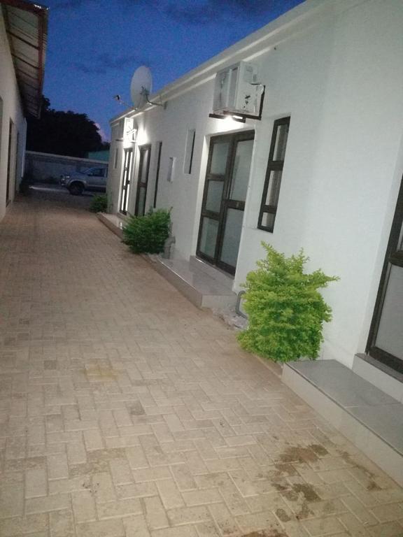 Tsumeb Guesthouse Kamho מראה חיצוני תמונה