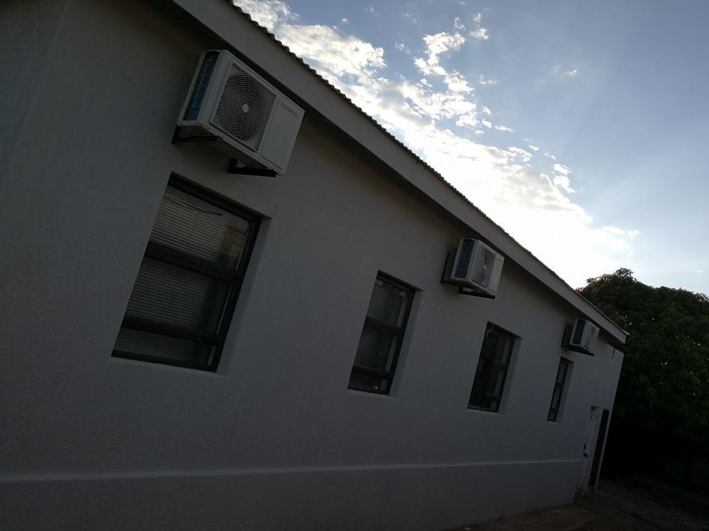 Tsumeb Guesthouse Kamho מראה חיצוני תמונה