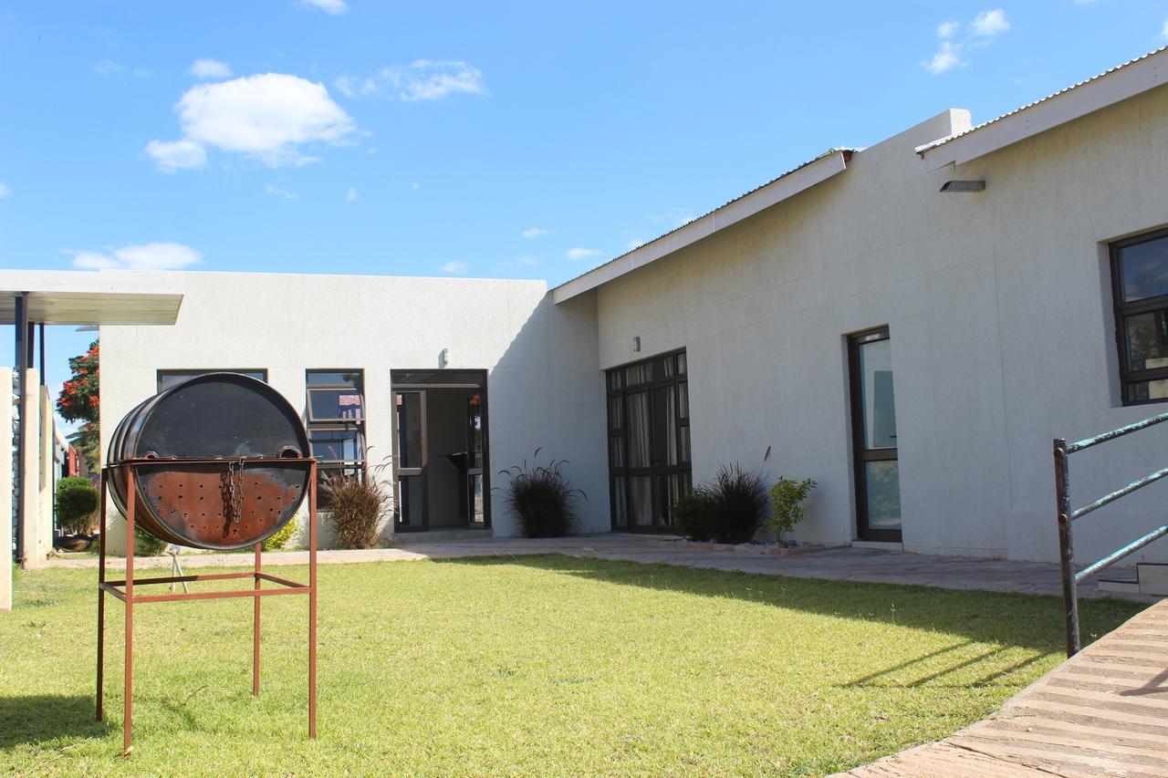 Tsumeb Guesthouse Kamho מראה חיצוני תמונה
