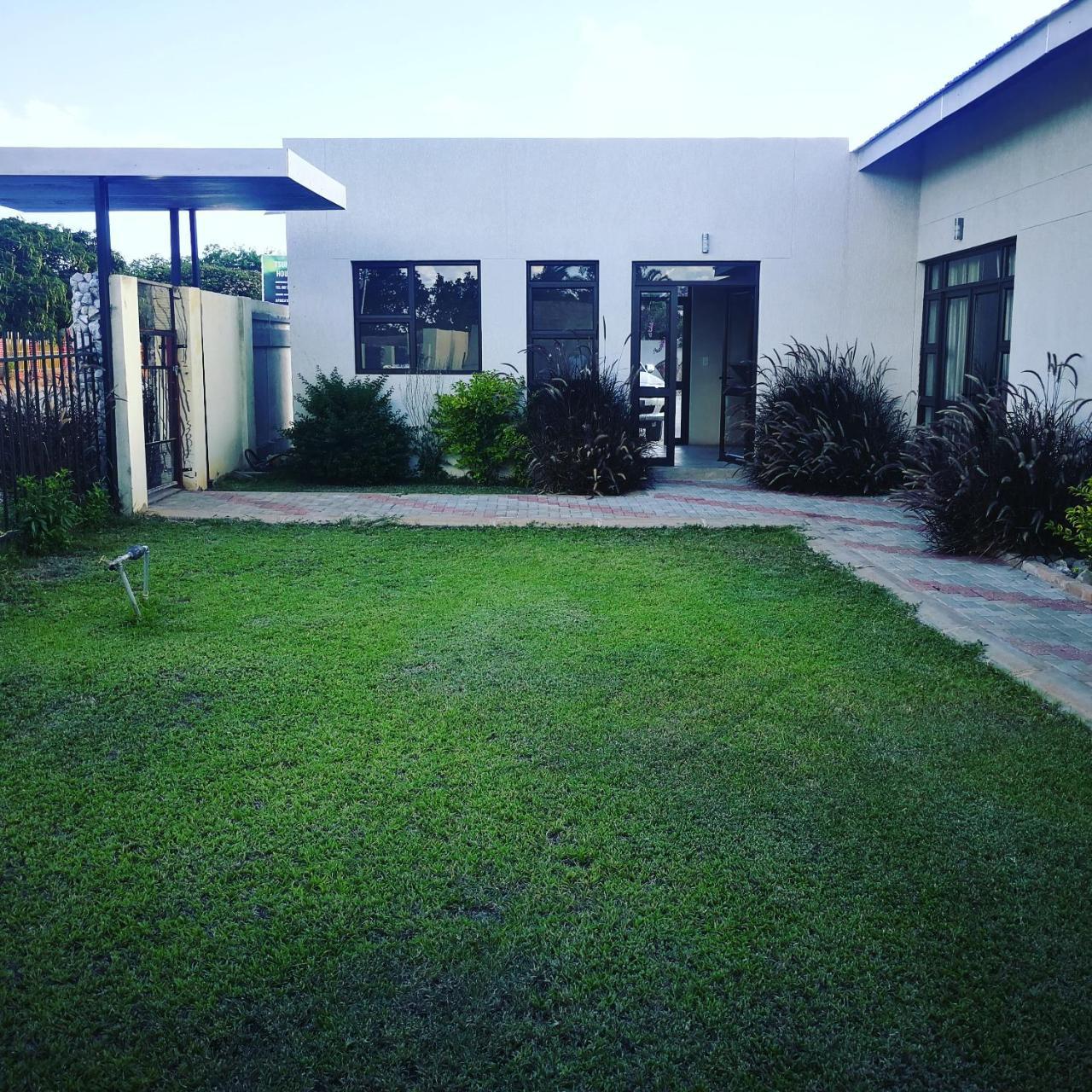 Tsumeb Guesthouse Kamho מראה חיצוני תמונה